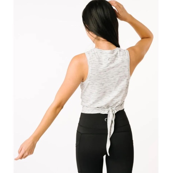 Zyia White Infinity Tank - Picture 2 of 8